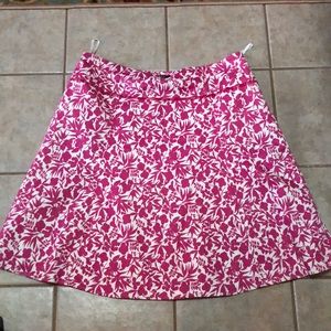 Pink and White Floral a-line skirt. Size 18. Great condition.